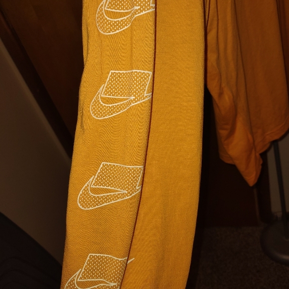 NIKE TEE - Picture 4 of 7